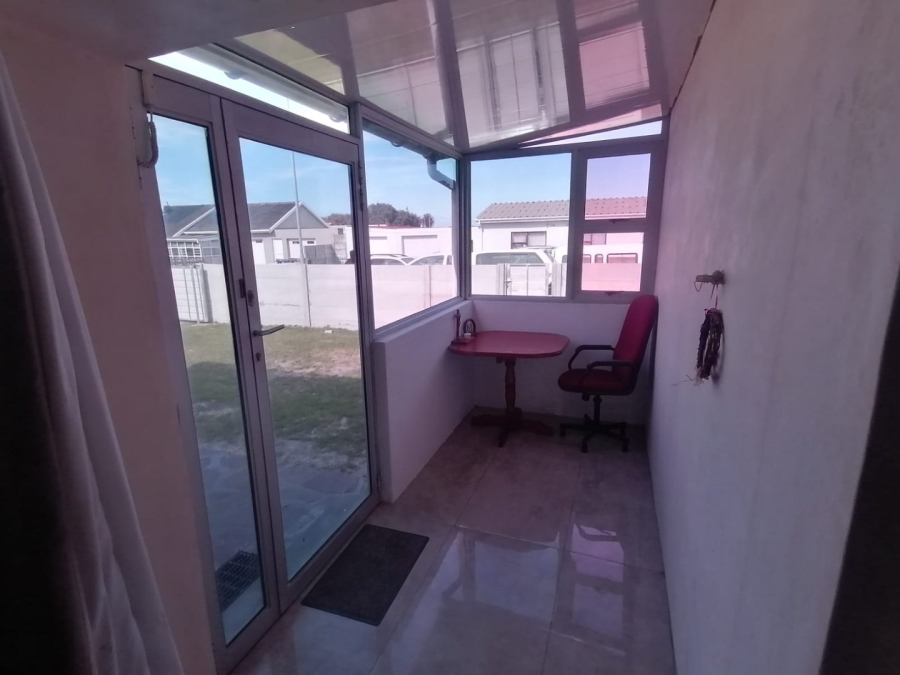 5 Bedroom Property for Sale in Lotus River Western Cape